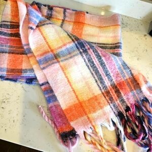 💥4 for $25💥 Old Navy pink plaid scarf